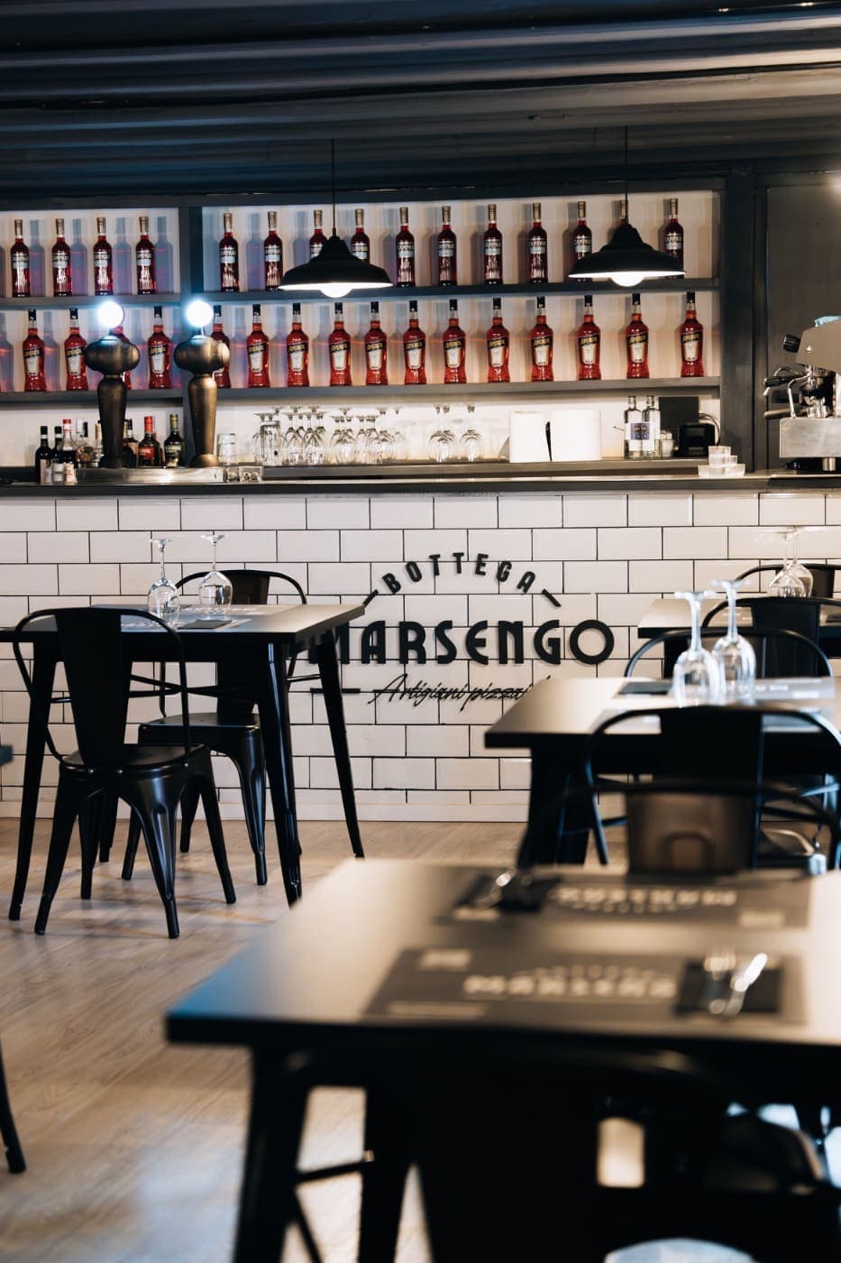 Barra de aperitivo italiano en Bottega Marsengo, Valencia