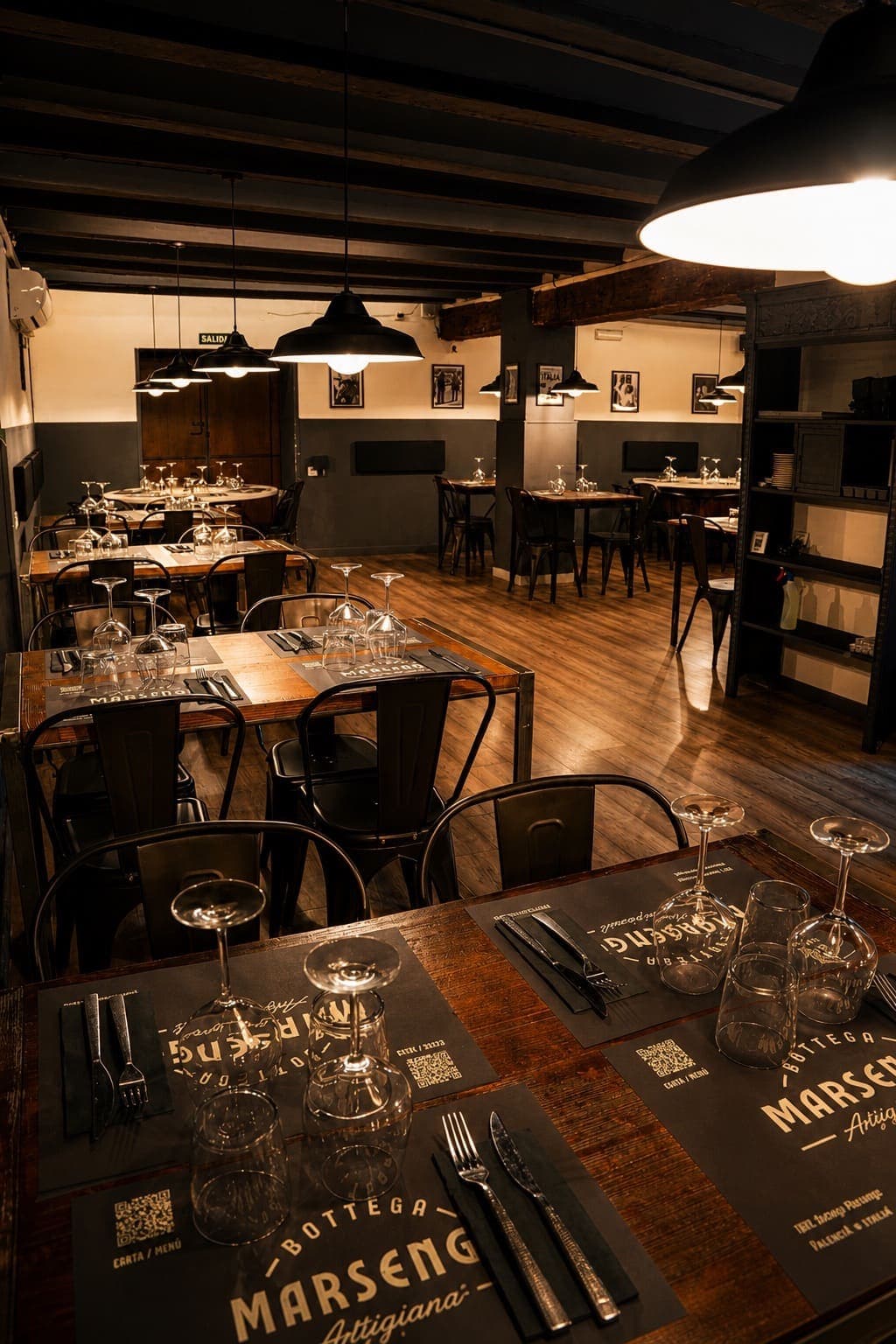 Sala de noche de Bottega Marsengo, restaurante para cenar en Valencia
